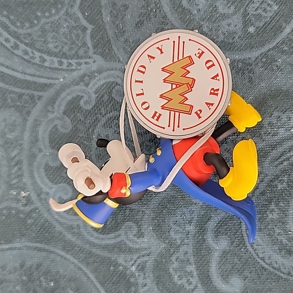 2 Hallmark Ornaments Mickey & Minnie Handcar & Mickey Parade Drummer Christmas - Picture 8 of 14